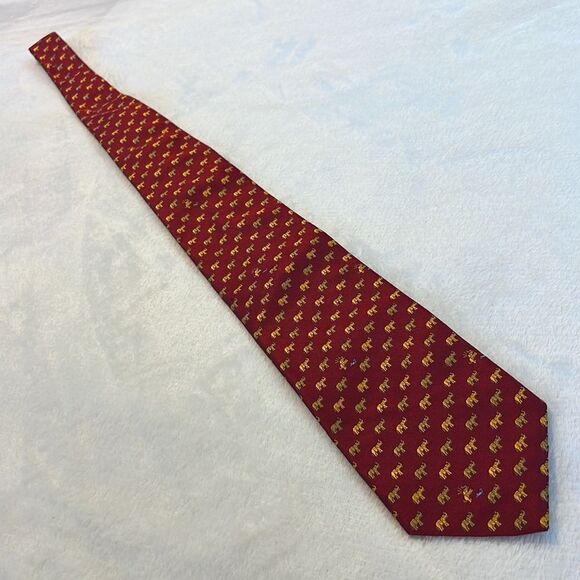 Lee Allison Four in Hands Elephant & Mouse Print Silk Tie - Picture 6 of 10